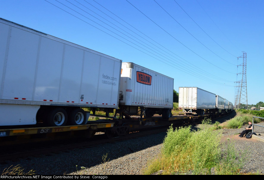 Yellow 28ft Trailer #138949 on Spine Car, 